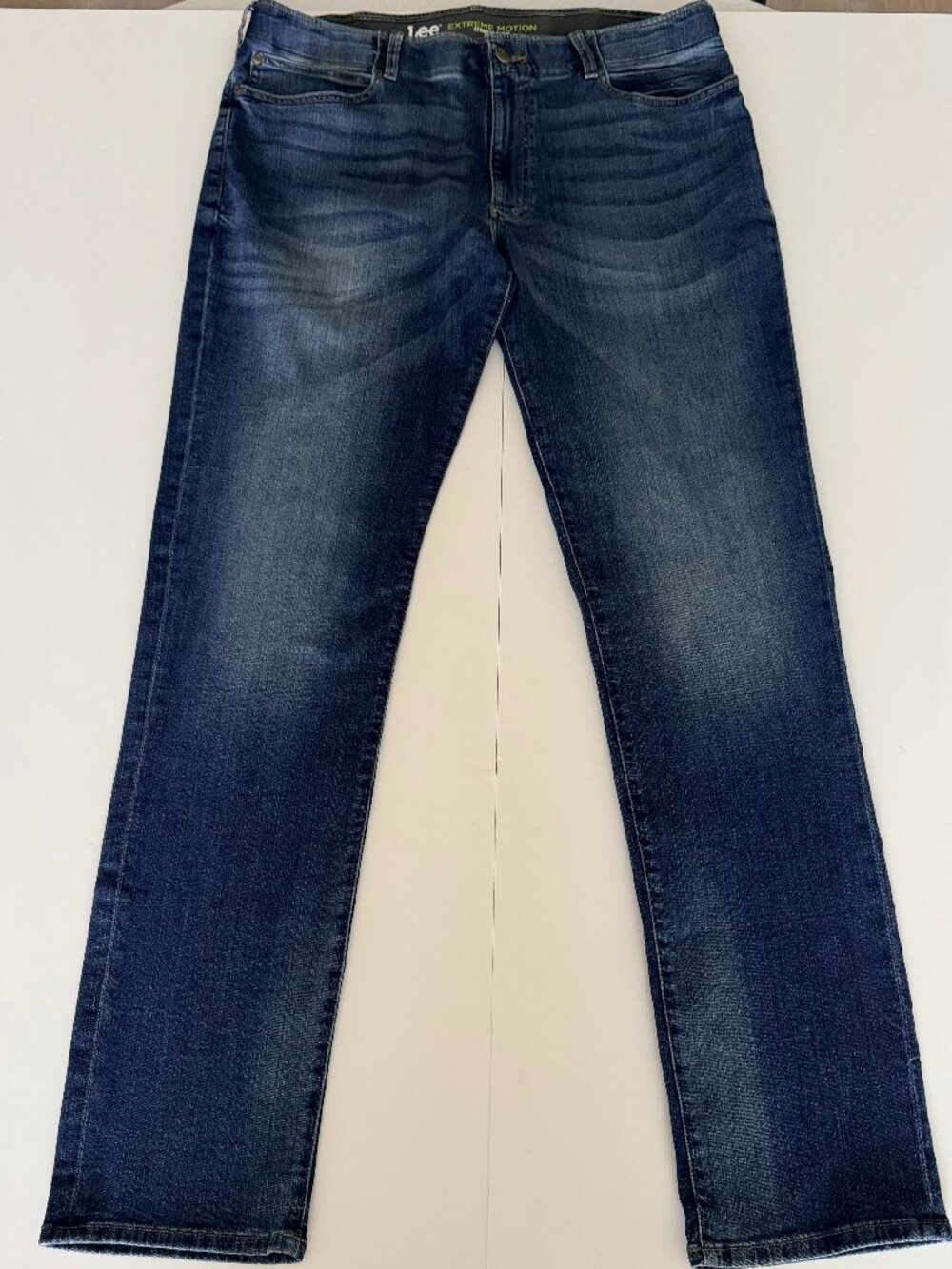Lee Extreme Motion Mens Jeans Size 40x36 Straight Fit Tapered Leg Casual